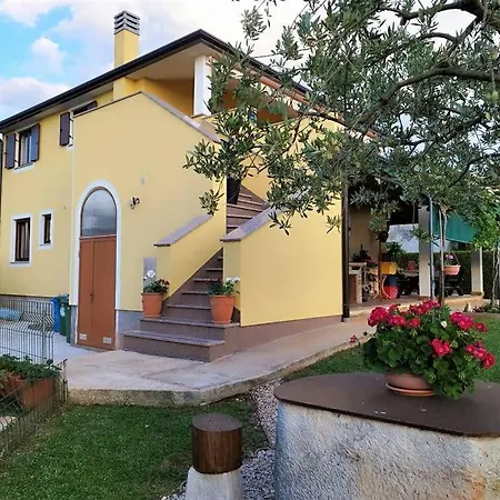 Lägenhet Nika In Tranquil Countryside Seget (Umag)